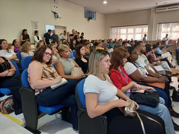 Encontro na Câmara Municipal marca o Mês de Conscientização do Autismo em Valinhos